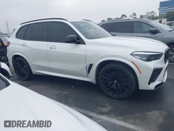 ✅ 2020 BMW X5 M Competition • VIN: 5YMJU0C00L9D48217 • Lot: 42723076. Wystawiony na IAAI z przebiegiem 62 220 mil. Bezpłatny archiwum sprzedaży aukcyjnych z USA i szczegółowy raport historii pojazdu na DreamBid. Zdjęcie 14.