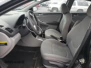 ✅ 2015 Hyundai Accent GLS • VIN: KMHCT4AE8FU927153 • Lot: 61056473. Wystawiony na Copart z przebiegiem 117 105 mil. Bezpłatny archiwum sprzedaży aukcyjnych z USA i szczegółowy raport historii pojazdu na DreamBid. Zdjęcie 7.