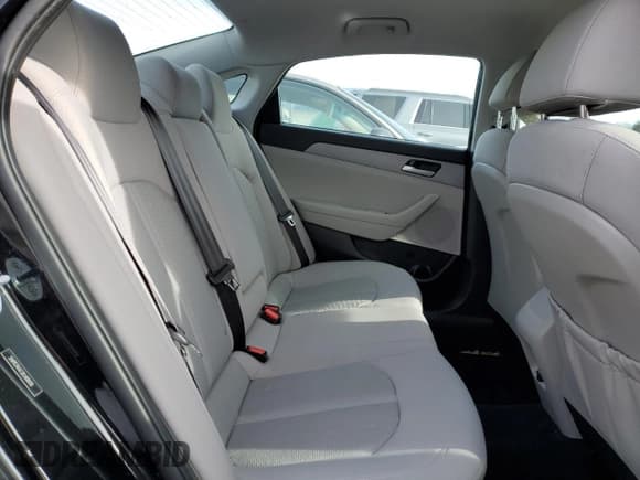 ✅ 2019 Hyundai Sonata SE • VIN: 5NPE24AF2KH818118 • Лот: 70949702. Опубликован ранее на Copart с пробегом 35 553 миль. Бесплатный доступ к архиву аукционных продаж из США и подробный отчёт об истории автомобиля на DreamBid. Изображение 10.