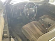 ✅ 2002 Dodge Dakota Sport • VIN: 1B7GL32N42S690648 • Lot: 80726205. Wystawiony na Copart z przebiegiem 149 016 mil. Bezpłatny archiwum sprzedaży aukcyjnych z USA i szczegółowy raport historii pojazdu na DreamBid. Zdjęcie 8.