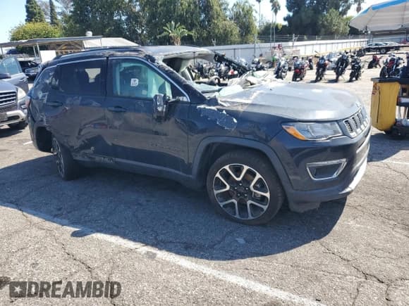 ✅ 2018 Jeep Compass Limited • VIN: 3C4NJCCBXJT420466 • Lot: 83857425. Wystawiony na Copart z przebiegiem Nie podano. Bezpłatny archiwum sprzedaży aukcyjnych z USA i szczegółowy raport historii pojazdu na DreamBid. Zdjęcie 4.