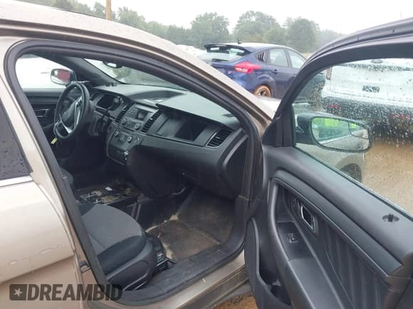 ✅ 2014 Ford Police Interceptor • VIN: 1FAHP2MK3EG107117 • Lot: 42935805. Listed on IAAI with 152,060 mi. Free auction sales archive from the USA and detailed vehicle history report at DreamBid. Image 5.