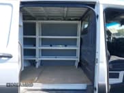 ✅ 2019 Mercedes-Benz Sprinter Cargo • VIN: WD3PF0CD9KP073433 • Lot: 43175826. Wystawiony na IAAI z przebiegiem 119 063 mil. Bezpłatny archiwum sprzedaży aukcyjnych z USA i szczegółowy raport historii pojazdu na DreamBid. Zdjęcie 8.