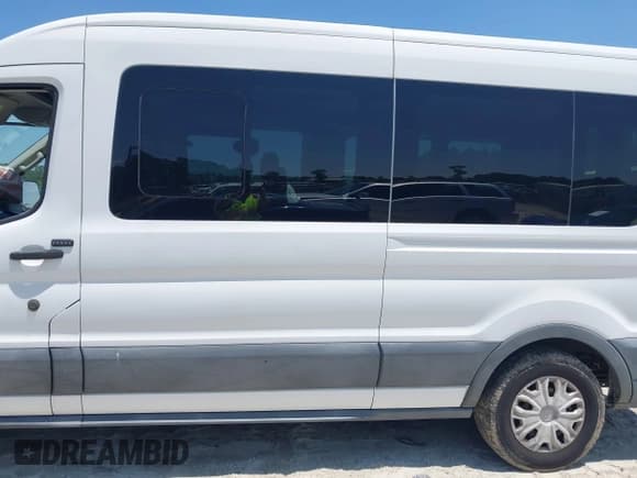 ✅ 2017 Ford Transit XL • VIN: 1FBAX2CM1HKA64904 • Lot: 42394722. Wystawiony na IAAI z przebiegiem 71 864 mil. Bezpłatny archiwum sprzedaży aukcyjnych z USA i szczegółowy raport historii pojazdu na DreamBid. Zdjęcie 14.