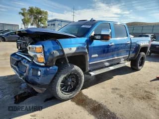 ✅ 2017 Chevrolet Silverado 2500HD High Country • VIN: 1GC1KXEYXHF213651 • Lot: 71028285. Wystawiony na Copart z przebiegiem 82 693 mil. Bezpłatny archiwum sprzedaży aukcyjnych z USA i szczegółowy raport historii pojazdu na DreamBid. Zdjęcie 1.