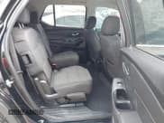 ✅ 2020 Chevrolet Traverse LT Cloth • VIN: 1GNERGKW7LJ294492 • Lot: 43209730. Wystawiony na IAAI z przebiegiem 81 921 mil. Bezpłatny archiwum sprzedaży aukcyjnych z USA i szczegółowy raport historii pojazdu na DreamBid. Zdjęcie 8.