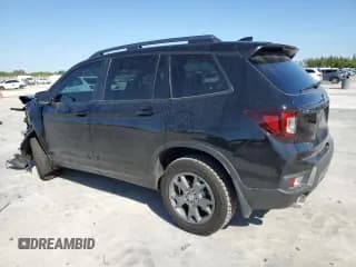 ✅ 2025 Honda Passport TrailSport • VIN: 5FNYF8H68SB002365 • Лот: 48563015. Опубликован ранее на Copart с пробегом 2 758 миль. Бесплатный доступ к архиву аукционных продаж из США и подробный отчёт об истории автомобиля на DreamBid. Изображение 2.