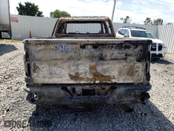 ✅ 2020 Chevrolet Silverado 2500HD Custom • VIN: 1GC4YME76LF336003 • Lot: 70910805. Wystawiony na Copart z przebiegiem Nie podano. Bezpłatny archiwum sprzedaży aukcyjnych z USA i szczegółowy raport historii pojazdu na DreamBid. Zdjęcie 6.