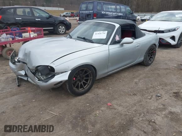 ✅ 2000 Mazda MX-5 Miata • VIN: JM1NB3531Y0143779 • Lot: 41460734. Listed on IAAI with 191,623 mi. Free auction sales archive from the USA and detailed vehicle history report at DreamBid. Image 2.