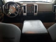 ✅ 2010 Dodge 1500 SLT • VIN: 1D7RB1GT4AS238145 • Lot: 44431015. Wystawiony na Copart z przebiegiem 215 907 mil. Bezpłatny archiwum sprzedaży aukcyjnych z USA i szczegółowy raport historii pojazdu na DreamBid. Zdjęcie 8.