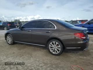 ✅ 2017 Mercedes-Benz E 300 Luxury • VIN: WDDZF4KB3HA216612 • Lot: 84417455. Wystawiony na Copart z przebiegiem Nie podano. Bezpłatny archiwum sprzedaży aukcyjnych z USA i szczegółowy raport historii pojazdu na DreamBid. Zdjęcie 2.
