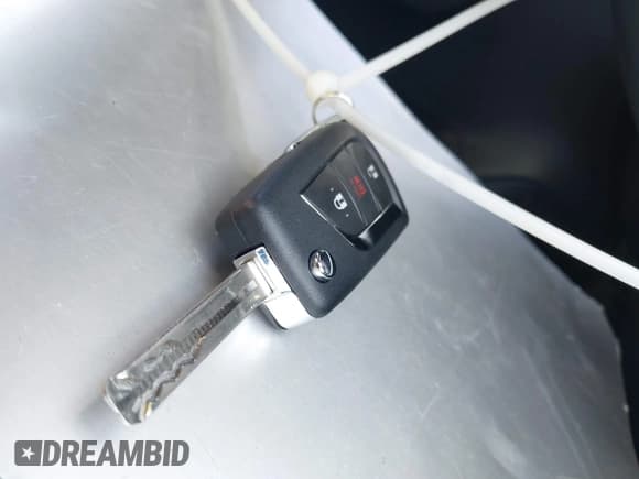 ✅ 2025 Toyota RAV4 Hybrid LE • VIN: JTMMWRFV3SD338477 • Лот: 43599711. Опубликован ранее на IAAI с пробегом 1 571 миль. Бесплатный доступ к архиву аукционных продаж из США и подробный отчёт об истории автомобиля на DreamBid. Изображение 11.