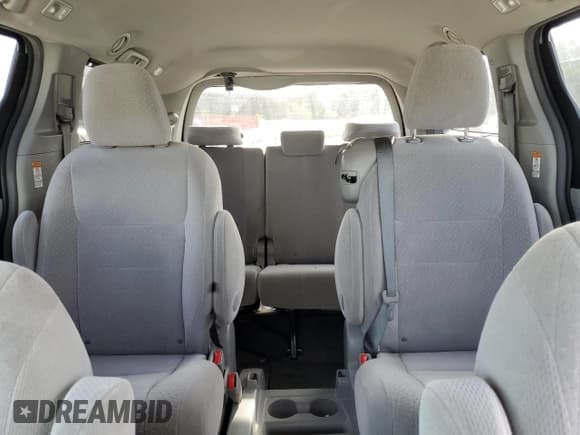 ✅ 2015 Toyota Sienna LE AAS • VIN: 5TDKK3DC4FS549795 • Lot: 71991125. Listed on Copart with 133,771 mi. Free auction sales archive from the USA and detailed vehicle history report at DreamBid. Image 10.