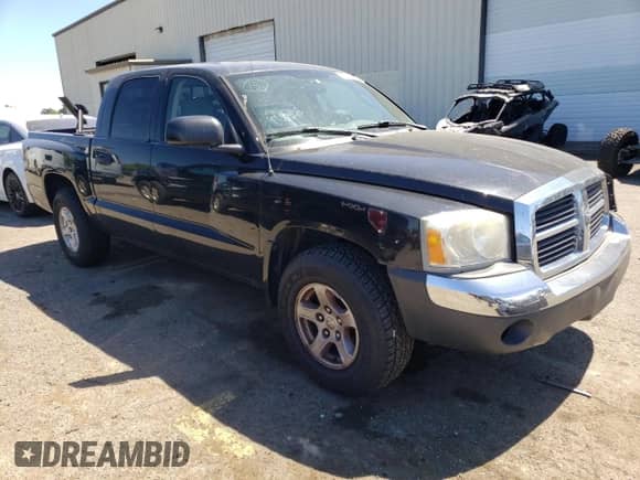 2005 Dodge Dakota SLT z VIN 1D7HW48N05S252860, wystawiony jako Copart lot #60751084 z przebiegiem 135 514 mil mil oraz Szkoda całkowita • Salvage title. Historia ofert i sprzedaży dostępna na DreamBid. Obrazek 4.