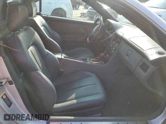 ✅ 2002 Mercedes-Benz SLK 320 • VIN: WDBKK65F22F248235 • Лот: 71177974. Опубликован ранее на Copart с пробегом Не указан. Бесплатный доступ к архиву аукционных продаж из США и подробный отчёт об истории автомобиля на DreamBid. Изображение 7.