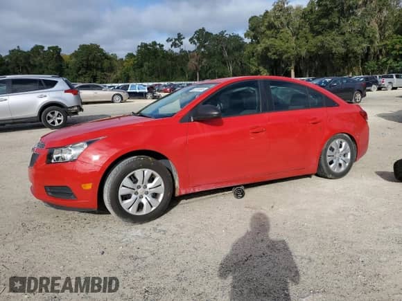 2014 Chevrolet Cruze LS z VIN 1G1PA5SH2E7252500, wystawiony jako Copart lot #82779395 z przebiegiem 192 497 mil mil oraz Szkoda całkowita • Salvage title. Historia ofert i sprzedaży dostępna na DreamBid. Obrazek 1.