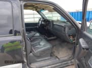 ✅ 2002 Chevrolet Avalanche • VIN: 3GNEC13T02G290996 • Lot: 42618536. Listed on IAAI with 302,221 mi. Free auction sales archive from the USA and detailed vehicle history report at DreamBid. Image 5.