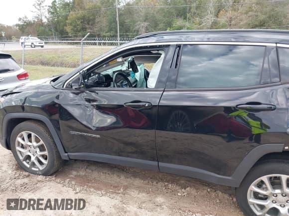 ✅ 2022 Jeep Compass Latitude Lux • VIN: 3C4NJDFB1NT118412 • Lot: 41115850. Listed on IAAI with Not provided. Free auction sales archive from the USA and detailed vehicle history report at DreamBid. Image 13.