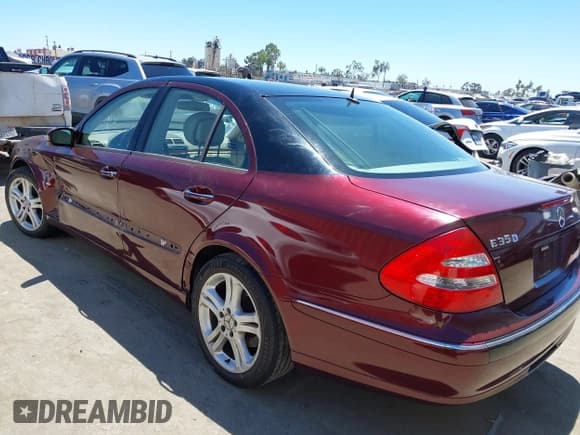 ✅ 2006 Mercedes-Benz E 350 • VIN: WDBUF56JX6A949621 • Lot: 42629825. Listed on IAAI with 156,228 mi. Free auction sales archive from the USA and detailed vehicle history report at DreamBid. Image 3.