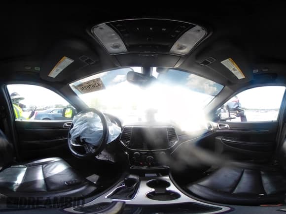 ✅ 2020 Jeep Grand Cherokee Limited • VIN: 1C4RJEBG6LC295152 • Lot: 42670230. Listed on IAAI with 136,633 mi. Free auction sales archive from the USA and detailed vehicle history report at DreamBid. Image 18.