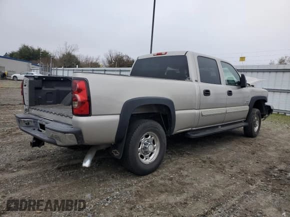 ✅ 2006 Chevrolet Silverado 2500HD LT1 • VIN: 1GCHC23D96F139358 • Лот: 85543204. Опубликован ранее на Copart с пробегом Не указан. Бесплатный доступ к архиву аукционных продаж из США и подробный отчёт об истории автомобиля на DreamBid. Изображение 3.