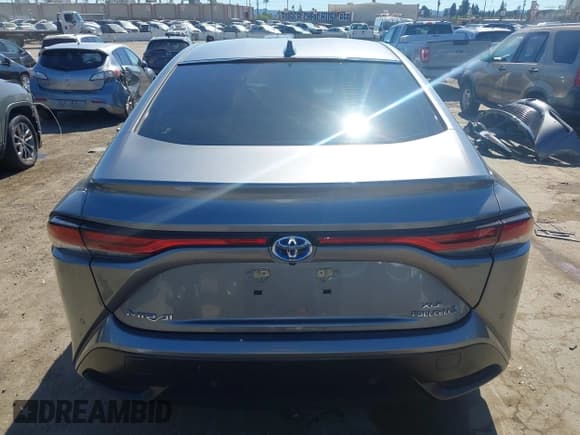 ✅ 2021 Toyota Mirai XLE • VIN: JTDAAAAA9MA002019 • Lot: 43475584. Listed on IAAI with 43,846 mi. Free auction sales archive from the USA and detailed vehicle history report at DreamBid. Image 17.