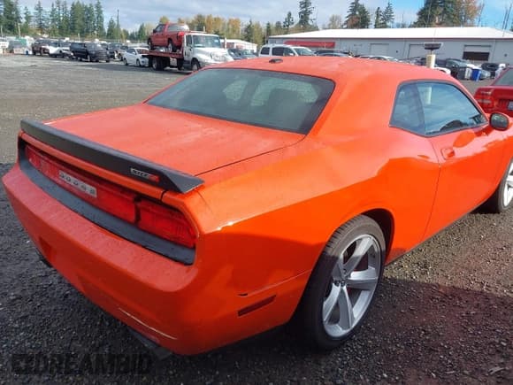 ✅ 2009 Dodge Challenger SRT-8 • VIN: 2B3LJ74W29H598233 • Lot: 43585194. Wystawiony na IAAI z przebiegiem 32 506 mil. Bezpłatny archiwum sprzedaży aukcyjnych z USA i szczegółowy raport historii pojazdu na DreamBid. Zdjęcie 4.