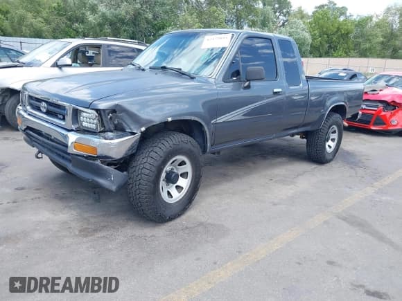✅ 1994 Toyota Pickup DX • VIN: 4TAVN13D7RZ279379 • Lot: 42475035. Listed on IAAI with 182,016 mi. Free auction sales archive from the USA and detailed vehicle history report at DreamBid. Image 17.