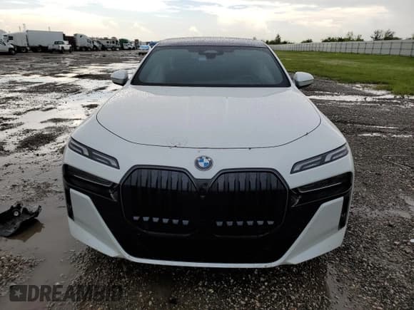 ✅ 2024 BMW 7 Series 740i • VIN: WBA23EH01RCR57859 • Лот: 62336024. Опубликован ранее на Copart с пробегом Не указан. Бесплатный доступ к архиву аукционных продаж из США и подробный отчёт об истории автомобиля на DreamBid. Изображение 5.