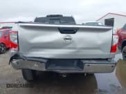 ✅ 2017 Nissan Titan SV • VIN: 1N6AA1C50HN562801 • Lot: 42702143. Wystawiony na IAAI z przebiegiem 90 233 mil. Bezpłatny archiwum sprzedaży aukcyjnych z USA i szczegółowy raport historii pojazdu na DreamBid. Zdjęcie 6.