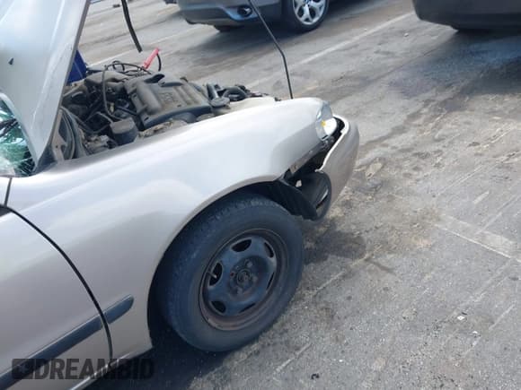 ✅ 2002 Chevrolet Prizm • VIN: 1Y1SK52802Z408768 • Lot: 42241540. Wystawiony na IAAI z przebiegiem 276 083 mil. Bezpłatny archiwum sprzedaży aukcyjnych z USA i szczegółowy raport historii pojazdu na DreamBid. Zdjęcie 6.