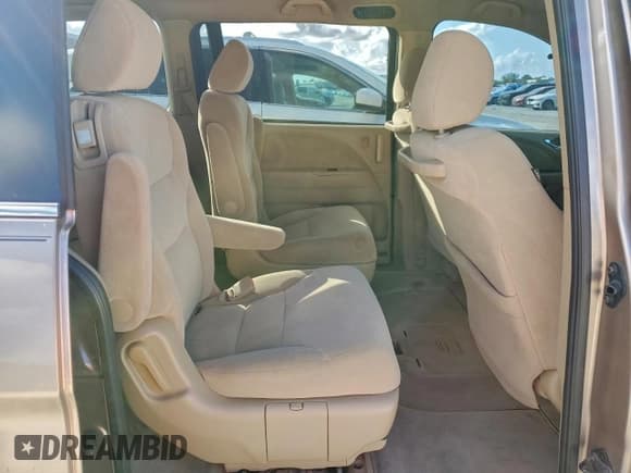 ✅ 2006 Honda Odyssey LX • VIN: 5FNRL38226B109852 • Лот: 94562795. Опубликован ранее на Copart с пробегом 89 634 миль. Бесплатный доступ к архиву аукционных продаж из США и подробный отчёт об истории автомобиля на DreamBid. Изображение 11.