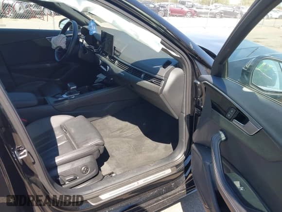 ✅ 2022 Audi A4 S line Premium Plus • VIN: WAUEAAF44NN011772 • Лот: 42200129. Опубликован ранее на IAAI с пробегом 67 480 миль. Бесплатный доступ к архиву аукционных продаж из США и подробный отчёт об истории автомобиля на DreamBid. Изображение 5.