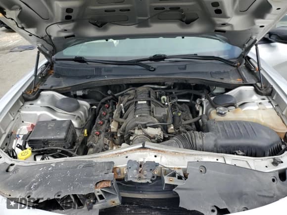 ✅ 2018 Dodge Charger Police • VIN: 2C3CDXKT1JH189163 • Lot: 65536865. Wystawiony na Copart z przebiegiem 142 961 mil. Bezpłatny archiwum sprzedaży aukcyjnych z USA i szczegółowy raport historii pojazdu na DreamBid. Zdjęcie 11.