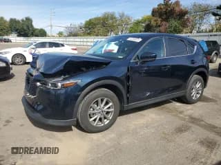 ✅ 2022 Mazda CX-5 S Preferred • VIN: JM3KFBCM2N0568699 • Lot: 82395925. Wystawiony na Copart z przebiegiem 47 222 mil. Bezpłatny archiwum sprzedaży aukcyjnych z USA i szczegółowy raport historii pojazdu na DreamBid. Zdjęcie 1.