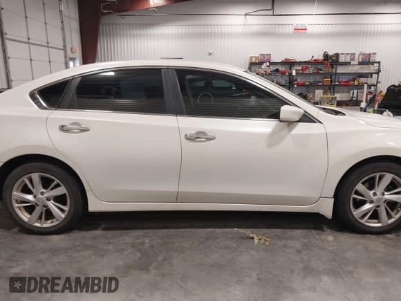 ✅ 2013 Nissan Altima SV • VIN: 1N4AL3AP6DC171533 • Lot: 43314519. Listed on IAAI with 176,869 mi. Free auction sales archive from the USA and detailed vehicle history report at DreamBid. Image 13.