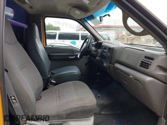 ✅ 2002 Ford F-350 • VIN: 1FDSF35L92ED21452 • Lot: 42639245. Listed on IAAI with 96,092 mi. Free auction sales archive from the USA and detailed vehicle history report at DreamBid. Image 5.