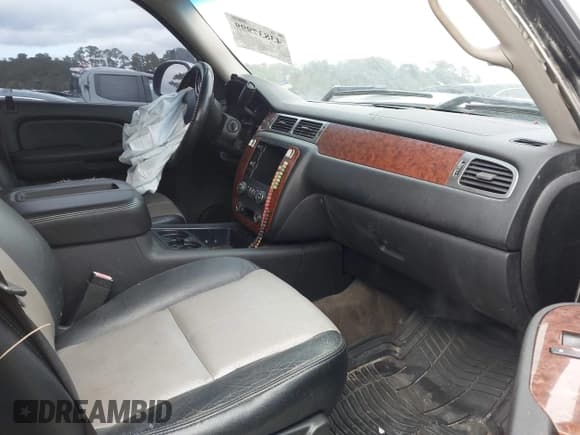 ✅ 2009 Chevrolet Tahoe Police • VIN: 1GNEC03029R173026 • Lot: 43837999. Listed on IAAI with 247,743 mi. Free auction sales archive from the USA and detailed vehicle history report at DreamBid. Image 5.