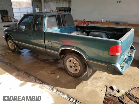 1997 Chevrolet S-10 LS с VIN 1GCCS19X7V8207622, выставлен на аукционе Copart как лот 77944314 с пробегом 223 986 миль миль и Списание • Salvage title. История ставок и продаж доступна на DreamBid. Изображение 2.