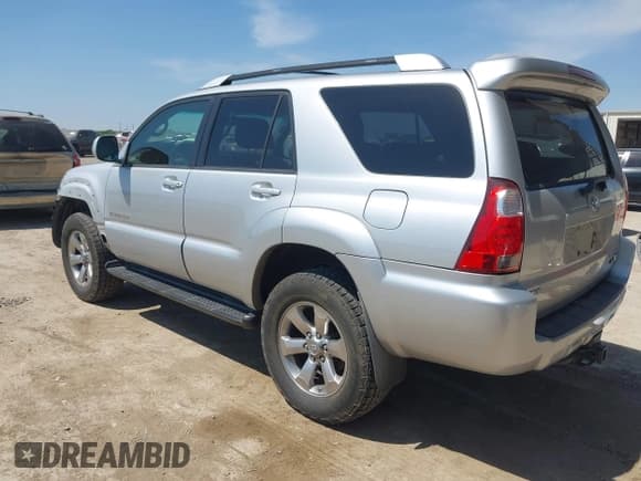 ✅ 2007 Toyota 4Runner Limited • VIN: JTEBT17R978042524 • Lot: 42257933. Listed on IAAI with 262,304 mi. Free auction sales archive from the USA and detailed vehicle history report at DreamBid. Image 3.