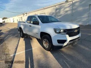 ✅ 2018 Chevrolet Colorado 2WD Work Truck • VIN: 1GCHSBEA2J1194410 • Лот: 87195685. Опубликован ранее на Copart с пробегом 152 818 миль. Бесплатный доступ к архиву аукционных продаж из США и подробный отчёт об истории автомобиля на DreamBid. Изображение 1.