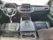 ✅ 2021 Chevrolet Suburban RST • VIN: 1GNSCEKDXMR353609 • Lot: 54239095. Wystawiony na Copart z przebiegiem 102 769 mil. Bezpłatny archiwum sprzedaży aukcyjnych z USA i szczegółowy raport historii pojazdu na DreamBid. Zdjęcie 8.