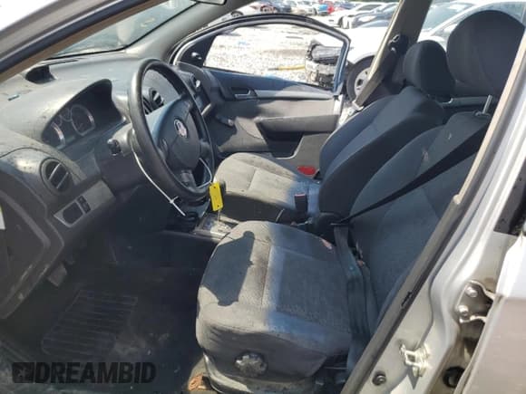 ✅ 2007 Chevrolet Aveo LS • VIN: KL1TD56627B150305 • Lot: 61729215. Wystawiony na Copart z przebiegiem 121 970 mil. Bezpłatny archiwum sprzedaży aukcyjnych z USA i szczegółowy raport historii pojazdu na DreamBid. Zdjęcie 7.