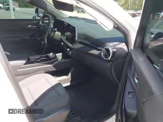 ✅ 2025 Chevrolet Equinox FWD LT • VIN: 3GNAXHEGXSL135651 • Lot: 42765359. Wystawiony na IAAI z przebiegiem 2 697 mil. Bezpłatny archiwum sprzedaży aukcyjnych z USA i szczegółowy raport historii pojazdu na DreamBid. Zdjęcie 5.