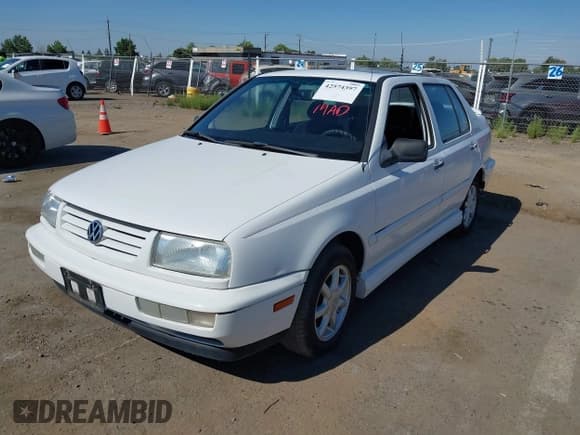 ✅ 1997 Volkswagen Jetta • VIN: 3VWSA81H9VM042239 • Lot: 42574397. Listed on IAAI with 234,195 mi. Free auction sales archive from the USA and detailed vehicle history report at DreamBid. Image 2.