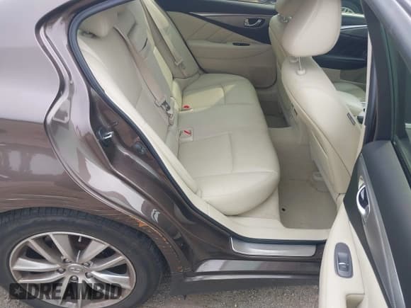 ✅ 2017 Infiniti Q50 Premium • VIN: JN1EV7AR6HM833788 • Lot: 42887882. Listed on IAAI with 95,424 mi. Free auction sales archive from the USA and detailed vehicle history report at DreamBid. Image 8.