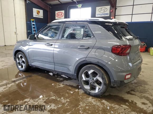 ✅ 2022 Hyundai Venue Limited • VIN: KMHRC8A33NU135331 • Lot: 43912335. Listed on Copart with 68,000 mi. Free auction sales archive from the USA and detailed vehicle history report at DreamBid. Image 2.