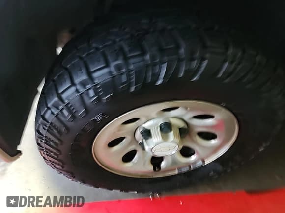 ✅ 2012 Chevrolet Silverado 1500 LS • VIN: 1GCRCREA4CZ101336 • Lot: 42404229. Listed on IAAI with 198,531 mi. Free auction sales archive from the USA and detailed vehicle history report at DreamBid. Image 1.