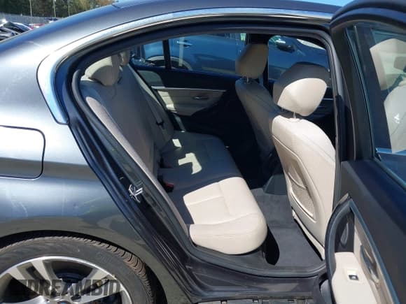 ✅ 2018 BMW 3 Series 330i • VIN: WBA8B9G55JNU58072 • Lot: 43357112. Listed on IAAI with 69,923 mi. Free auction sales archive from the USA and detailed vehicle history report at DreamBid. Image 8.