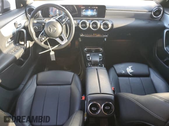 ✅ 2020 Mercedes-Benz A 220 • VIN: W1K3G4EB7LJ201392 • Лот: 84872555. Опубликован ранее на Copart с пробегом 86 073 миль. Бесплатный доступ к архиву аукционных продаж из США и подробный отчёт об истории автомобиля на DreamBid. Изображение 8.